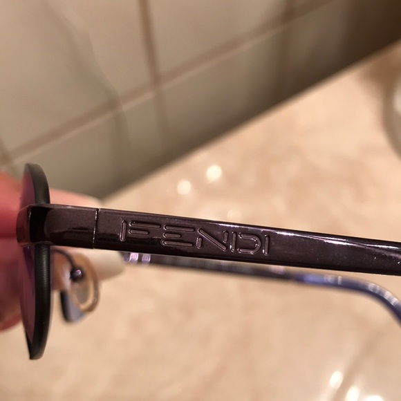 !!SOLD!! Fendi sunglasses with Fendi case - Picture 4 of 6